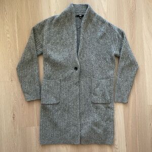 Excellent condition UNIQLO 100% wool grey long cardigan size S